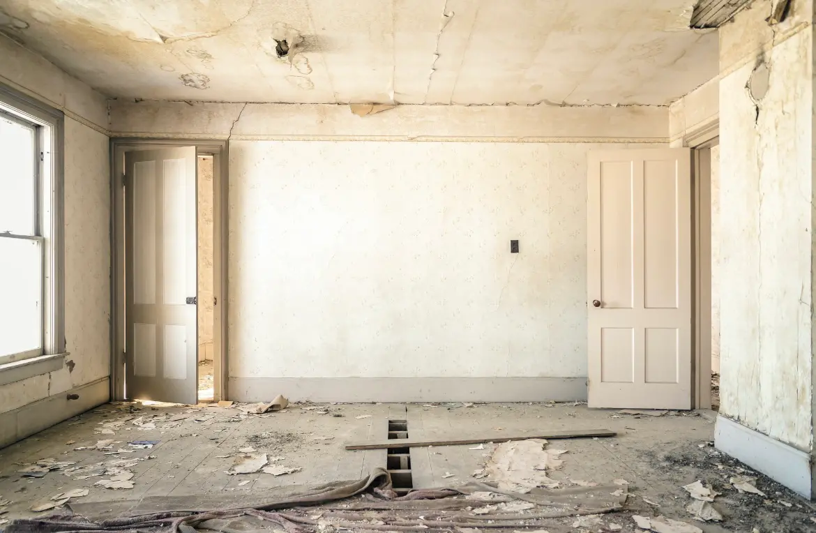 Waste disposal crew managing a cleanout project in Iosco